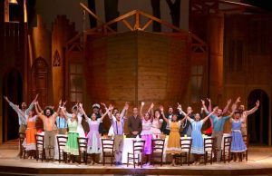 Aggiungi un posto a tavola, una commedia a porte aperte