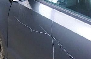 Albanese ubriaco danneggia tre auto: individuato e denunciato Litiga per il green pass col titolare di un bar e gli riga l’auto