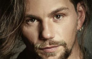 Baciami adesso, il singolo di Enrico Nigiotti da oggi online