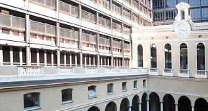 Uccisero il padre violento a martellate: condannati due fratelli
