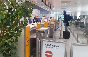 Emergenza Covid-19 | Aeroporto di Monaco: anche addetti senza mascherina