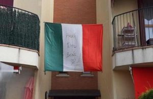 Coronavirus, flash mob si trasforma in festa e balli per strada: denunciati