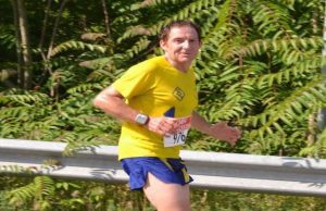 E c’è chi fa mezza maratona sul terrazzo (ampio) di casa: 21 km. in 3 ore e 50 minuti