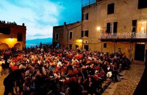 Gli spettacoli teatrali di Borgio Verezzi finiscono su Yotube