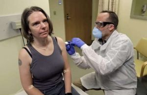 Test vaccino, Jennifer Haller dopo una settimana appare in ottima forma | Video