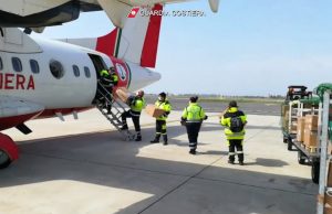 La Guardia Costiera trasporta Dpi nelle isole e in località del Meridione | Video
