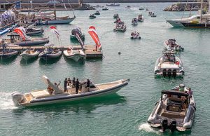 Guida senza patente dei fuoribordo a due tempi fino a 40 Hp