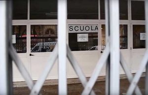 Da domani chiuse le scuole per 15 giorni. La decisione del Governo nel pomeriggio