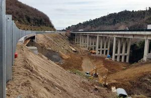 A6 | Si muove di nuovo frana, chiuso viadotto