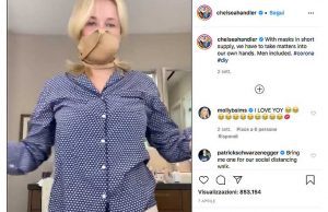 La comica Usa Chelsea Handler: come fare una mascherina col reggiseno | Video