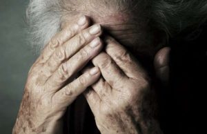 Si ubriaca e deruba l’anziana dove lavora: badante arrestata