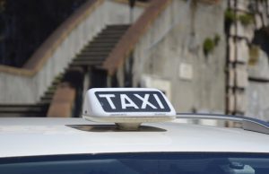 Imperia, cliente aggredisce tassista per tariffa ritenuta troppo alta Imperia, cliente aggredisce tassista per tariffa ritenuta troppo alta