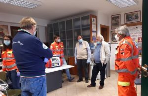 Ruote d’ Epoca ha donato un defibrillatore alla Croce Bianca