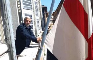 Saluti romani a Cogoleto, Bucci definisce i consiglieri comunali tre ‘besughi’