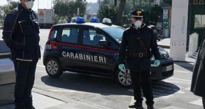 S. Margherita, senegalese trovato con capi contraffatti: denunciato