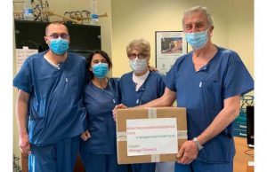 Seicento mascherine in regalo al Covid Hospital dall’Albenga Runners