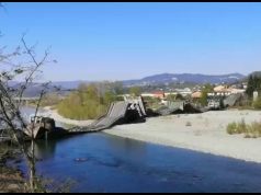 Crollo ponte tra Aulla e Ceparana, un ferito | Video e Foto