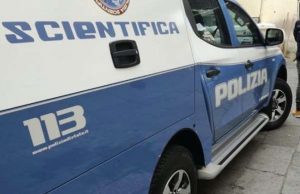 Via Ceccardi, trovato morto imprenditore bar e discoteche di 52 anni. Indagini Polizia
