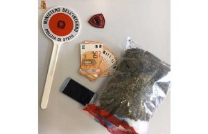 Pusher nigeriano arrestato con mezzo chilo di marijuana a Imperia