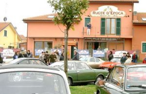 Ruote d’Epoca di Villanova e Lega Navale di Albenga donano alle Croci