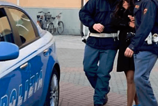 Sanremese 28enne fa sesso con 70enne, poi l’estorsione: ti denuncio per stupro. Arrestata polizia arresto generica donna