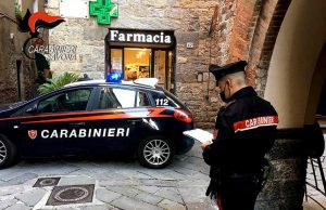 Arresto lampo dei Carabinieri di Albenga: preso rapinatore di una farmacia Molassana, false ricette oppiacei per spacciare droga: 50enne denunciata
