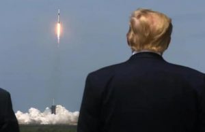 Lancio SpaceX, presidente Trump: la prima donna ad andare sulla Luna sarà americana