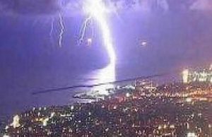 Liguria: preallerta meteo. Frana alle Gavette, allagamenti a Caricamento e Fiumara genova