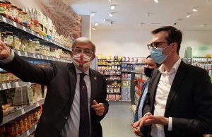 Apre oggi a Genova lo store dm in via Brigata Liguria