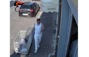 Dal 2019 estorceva denaro ad un commerciante di Albenga: arrestato