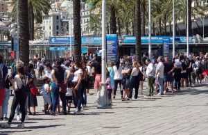 I turisti tornano a visitare l’Acquario di Genova | Video