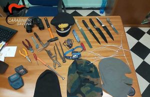 Biker rapinato alle Manie da 19enne: arrestato dai Carabinieri