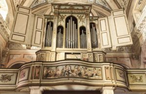 Gustav Auzinger e il suo organo, a Coreglia Ligure Gustav Auzinger e il suo organo, a Coreglia Ligure