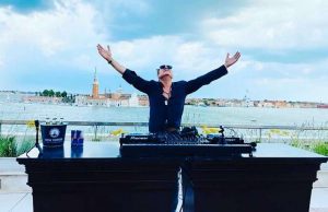 Joe T. Vannelli live in tour dalla Lanterna di Genova