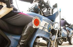 Tenta furto di una Vespa e fugge con uno scooter rubato: preso I Falchi della Squadra Mobile arrestano borseggiatore