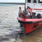 Chiatta a rischio affondamento in porto a Genova: l’intervento dei vigili del fuoco
