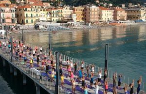 Ultimo week end di Free Yoga sul Molo di Alassio
