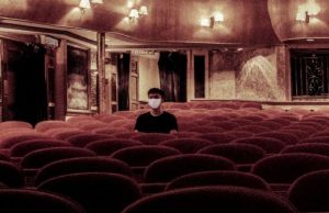 Il teatro vive anche con pochi spettatori