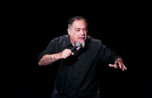 Sabato ad Arenzano in scena Daniele Raco con La Gallina