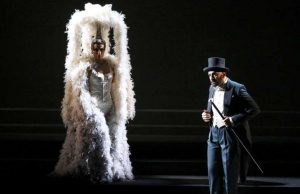 Cento sfumature di grigio: Il Trespolo tutore al Carlo Felice