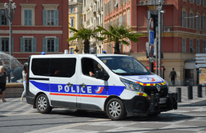 Accoltellamento in cattedrale a Nizza: due morti e diversi feriti | Live