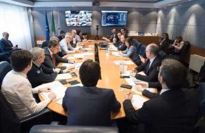 Covid, scontro tra Regioni e Governo: le misure slittano a venerdì 6