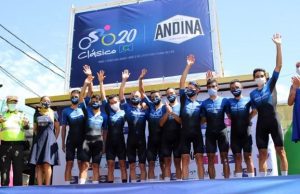 Sevilla trascina la squadra al successo nella crono d’apertura