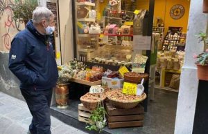 Sindaco Bucci: io compro sotto casa. Scopriamo e apprezziamo le nostre botteghe