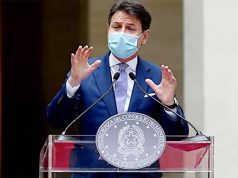 Conte ha firmato il Dpcm, divieti su mobilità interna. Mascherine anche in classe