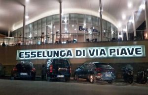 Troppo traffico verso Esselunga, attesa da 36 anni: pista ciclabile sospesa