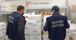 La Guardia costiera della Spezia sequestra 64 kg di prodotti ittici