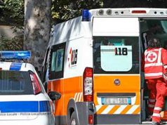Genovese ruba cellulare a bengalese ed aggredisce agenti della polizia locale