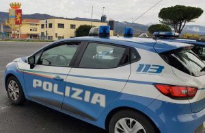 Vuole i soldi per la droga e aggredisce la compagna, nigeriano arrestato Vuole i soldi per comprare la droga e aggredisce la compagna, nigeriano arrestato