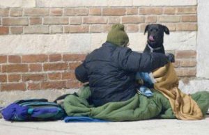 Futuro incerto per i clochard ed i loro cani